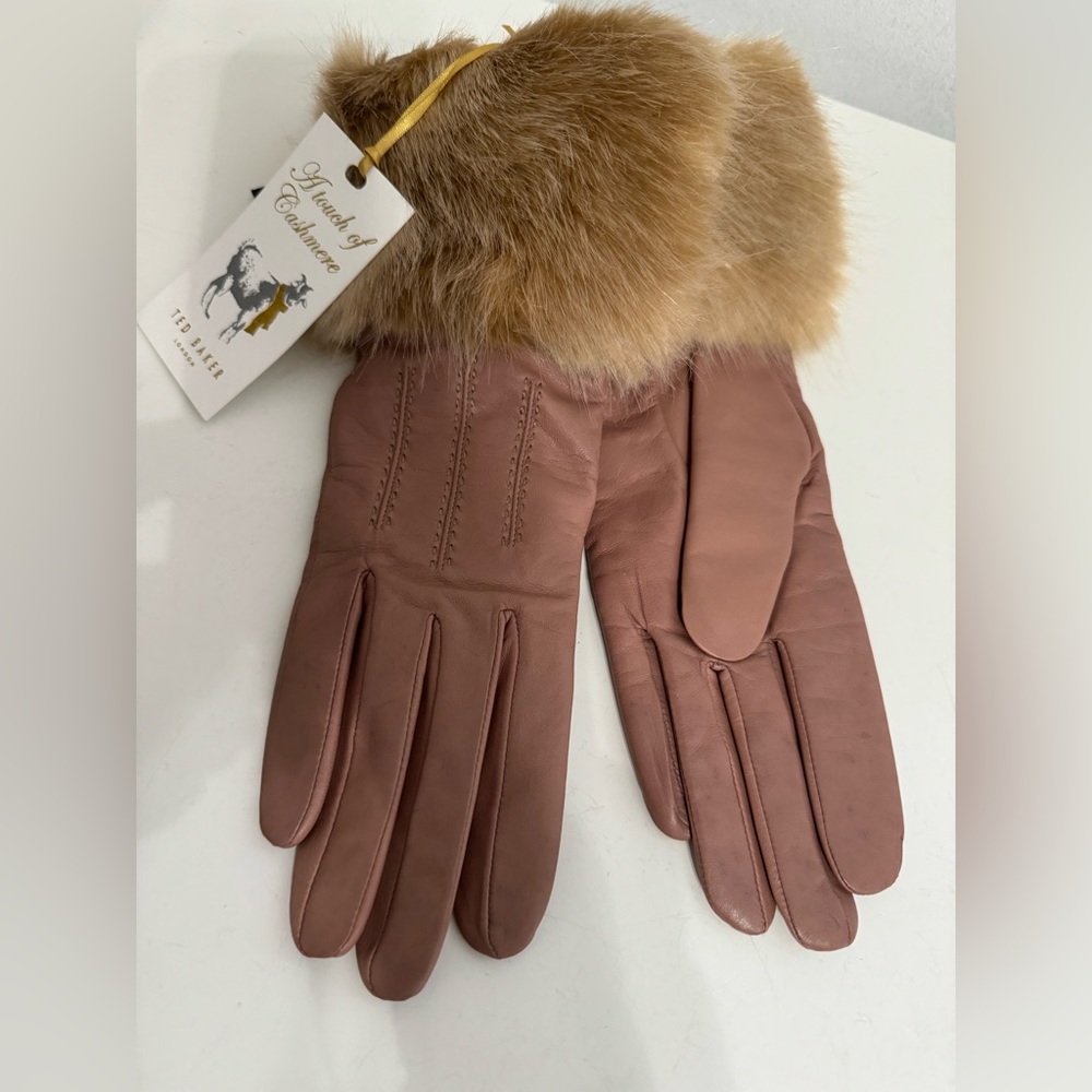 TED BAKER LEATHER GLOVES WITH FAUX FUR CUFFS, (S/M) IN NUDE (PINK BEIGE)